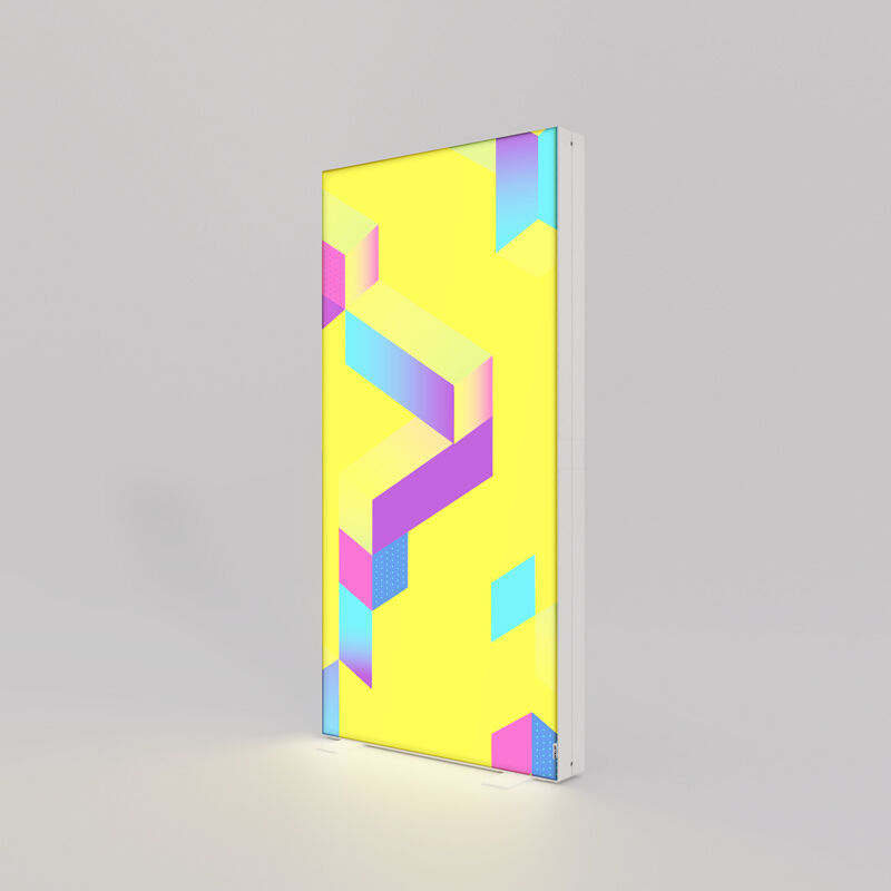Pixlip Go Lightbox stehend im hellen mit Textildruck