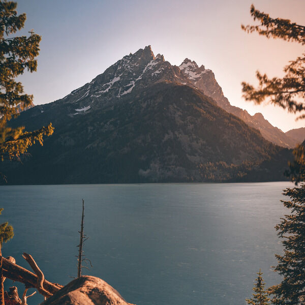 Nature-Lake Mountain